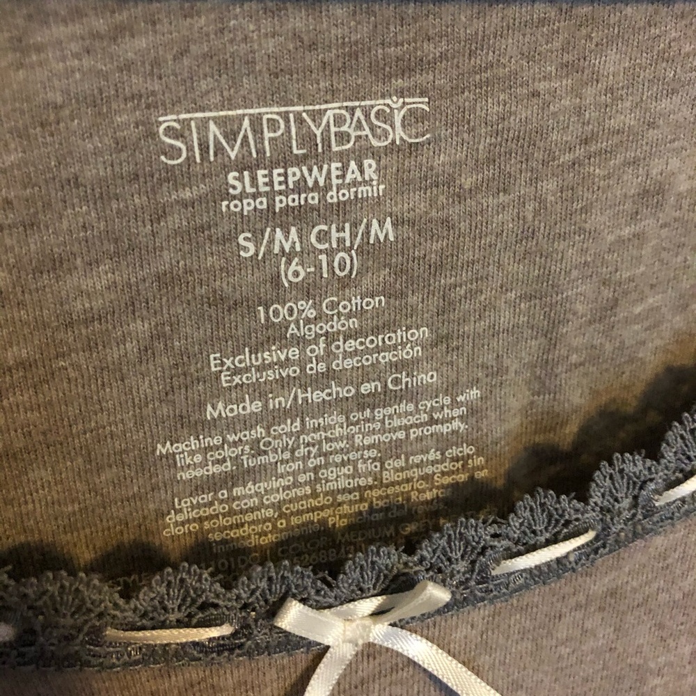Simply Basic nightgown - Picture 3 of 3